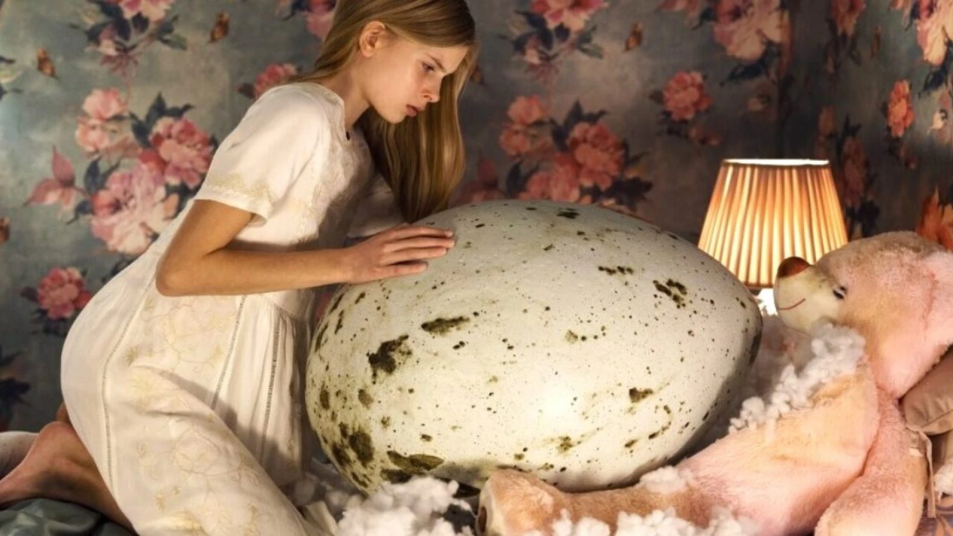 دانلود فیلم Hatching 2022