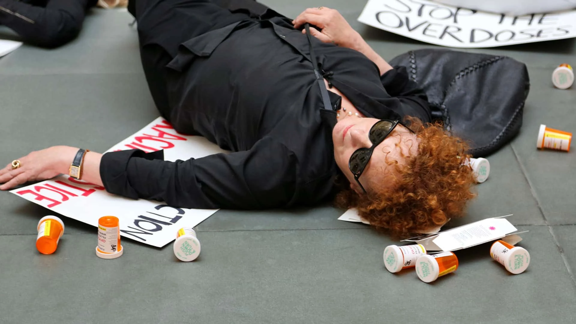 دانلود فیلم مستند All the Beauty and the Bloodshed 2022